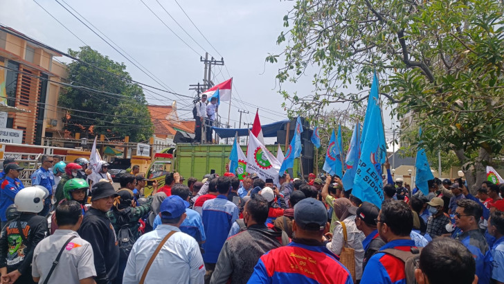 Ratusan Buruh di Sidoarjo Tuntut Eksekusi Lahan 9,85 Hektare di Tambakoso 10 Ratusan Buruh di Sidoarjo Tuntut Eksekusi Lahan 9,85 Hektare di Tambakoso