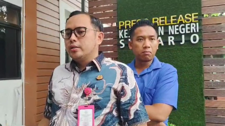 Tiga Tersangka Kasus Korupsi Tanah Kas Desa Sidokerto Ditahan Kejari Sidoarjo 7 Tiga Tersangka Kasus Korupsi Tanah Kas Desa Sidokerto Ditahan Kejari Sidoarjo