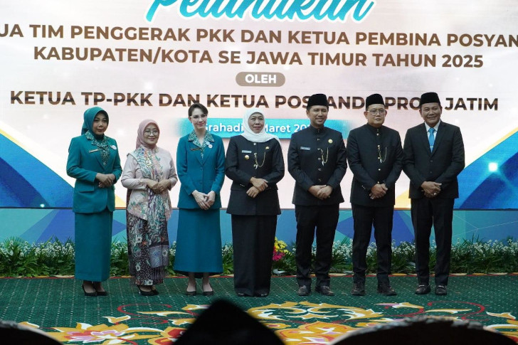 Resmi Dilantik, Ketua TP PKK Sidoarjo Komitmen Dukung Pembangunan Daerah 6 Resmi Dilantik, Ketua TP PKK Sidoarjo Komitmen Dukung Pembangunan Daerah