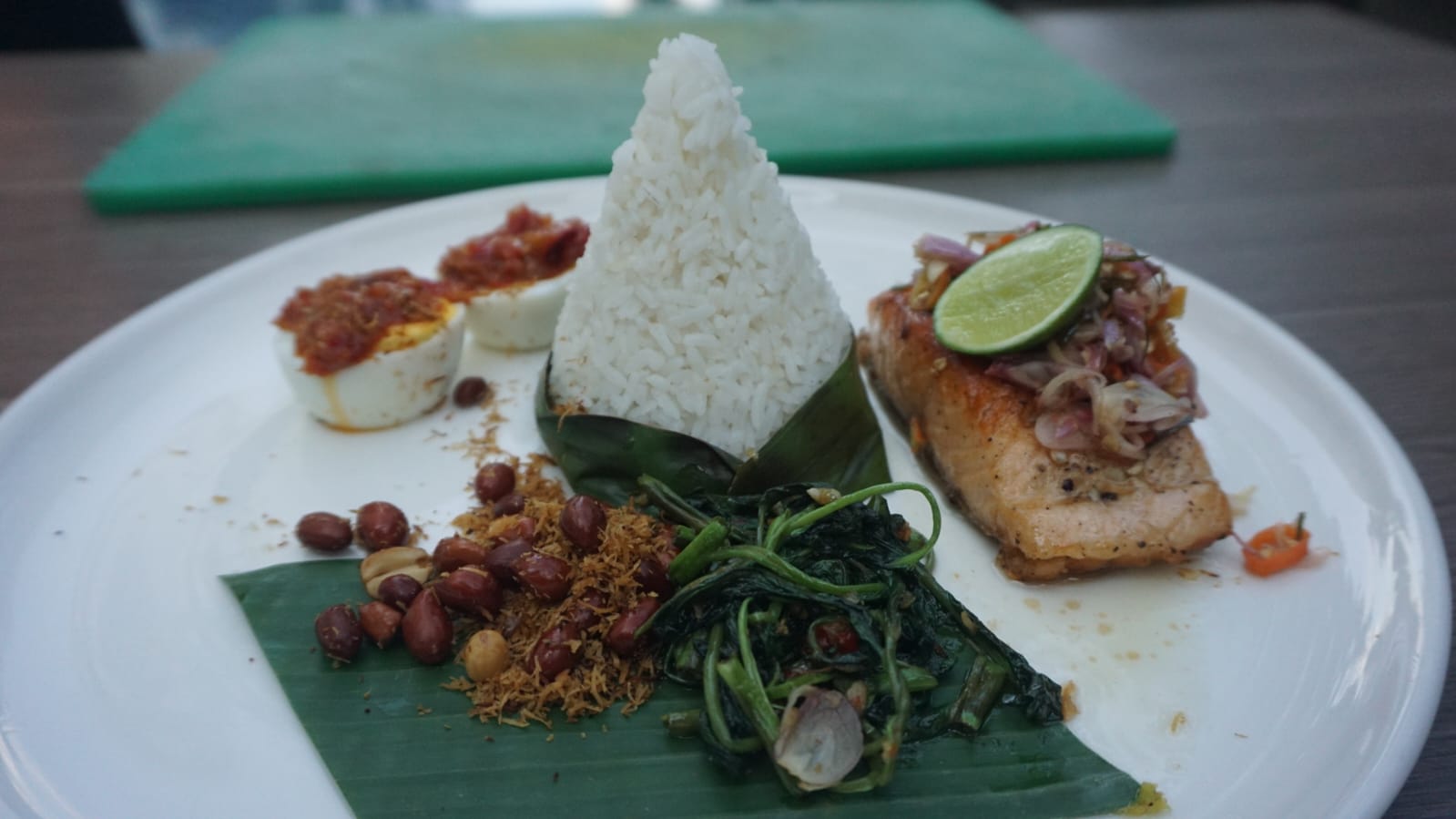 Premier Place Hotel Sidoarjo Hadirkan Menu Fusion Salmon Sambal Matah 10 IMG 20251019 WA0039