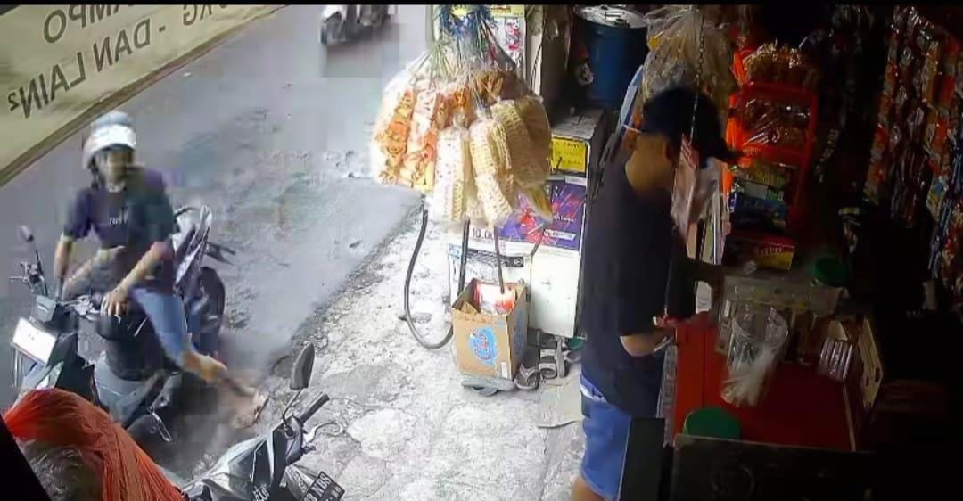 Motor Dicuri Maling Saat Mau Beli Rokok 2 Motor Dicuri Maling Saat Mau Beli Rokok