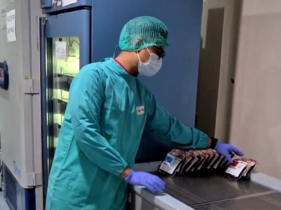 PMI Sidoarjo Kirim 125 Kantong Darah untuk Korban Bencana di Sumatera 9 IMG 20251202 WA0034