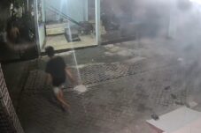 Warga Sidoarjo Dikeroyok Pemuda Tak Dikenal Saat Patroli Malam, Satu Pelaku Ditangkap 16 5f75b61a 0733 4c76 ab14 cd94903bb079