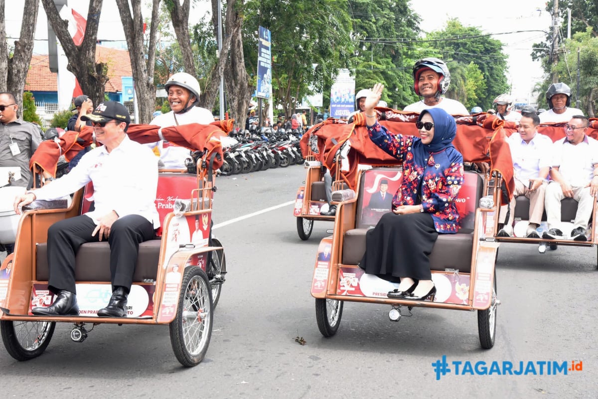 Presiden Salurkan 200 Becak Listrik untuk Abang Becak Sidoarjo