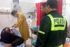Lansia Luka Berat Usai Tabrak Belakang Truk di Taman Sidoarjo, Polisi Cari Sopir Trailer