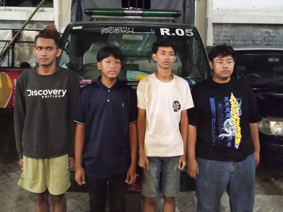Coret Tembok Fasilitas Umum, Empat Pelajar di Sidoarjo Kena Sanksi Cat Ulang
