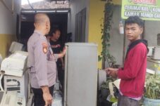 Curi Kulkas Paman Sendiri, Seorang Pemuda di Taman Sidoarjo Diamankan Polisi 6 93ad26e6 ab61 4a0f 8caa 18b78bc5df93