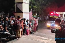 Kepala Desa Buncitan Sidoarjo Ditemukan Meninggal di Kantor Desa