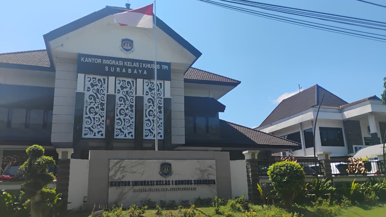 Imigrasi Surabaya Terbitkan 34.857 Paspor pada Kuartal I 2026, 99 WNA Kena Sanksi Administratif 10 dd186d9e 7265 4231 8dc6 e3eabecff6ff