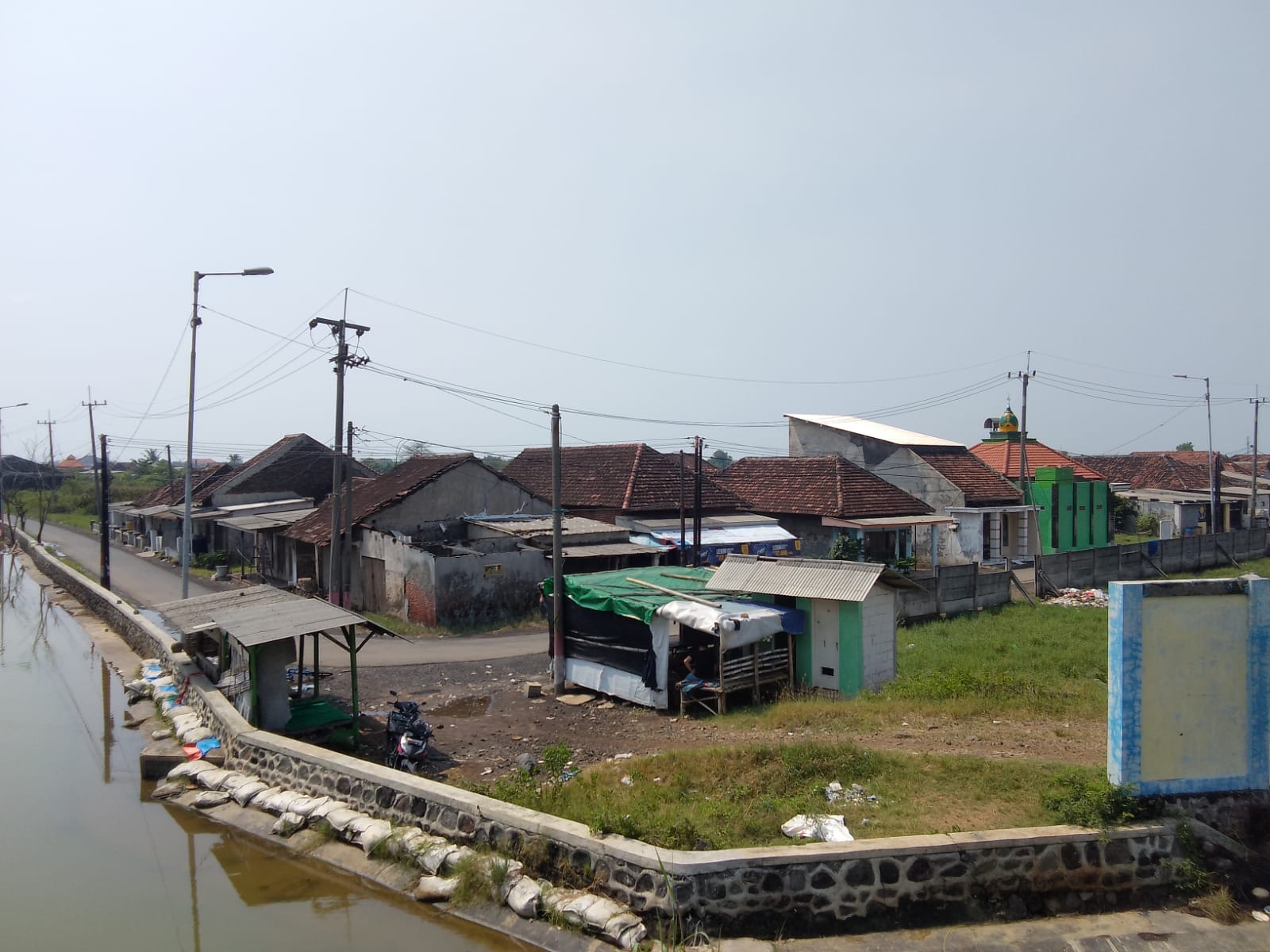 Dua Dekade Lumpur Lapindo, Warga Pologunting Masih Beli Air Bersih untuk Bertahan Hidup 3 fab24f87 03c3 4d30 bc6b 70bf9ad8f075 1