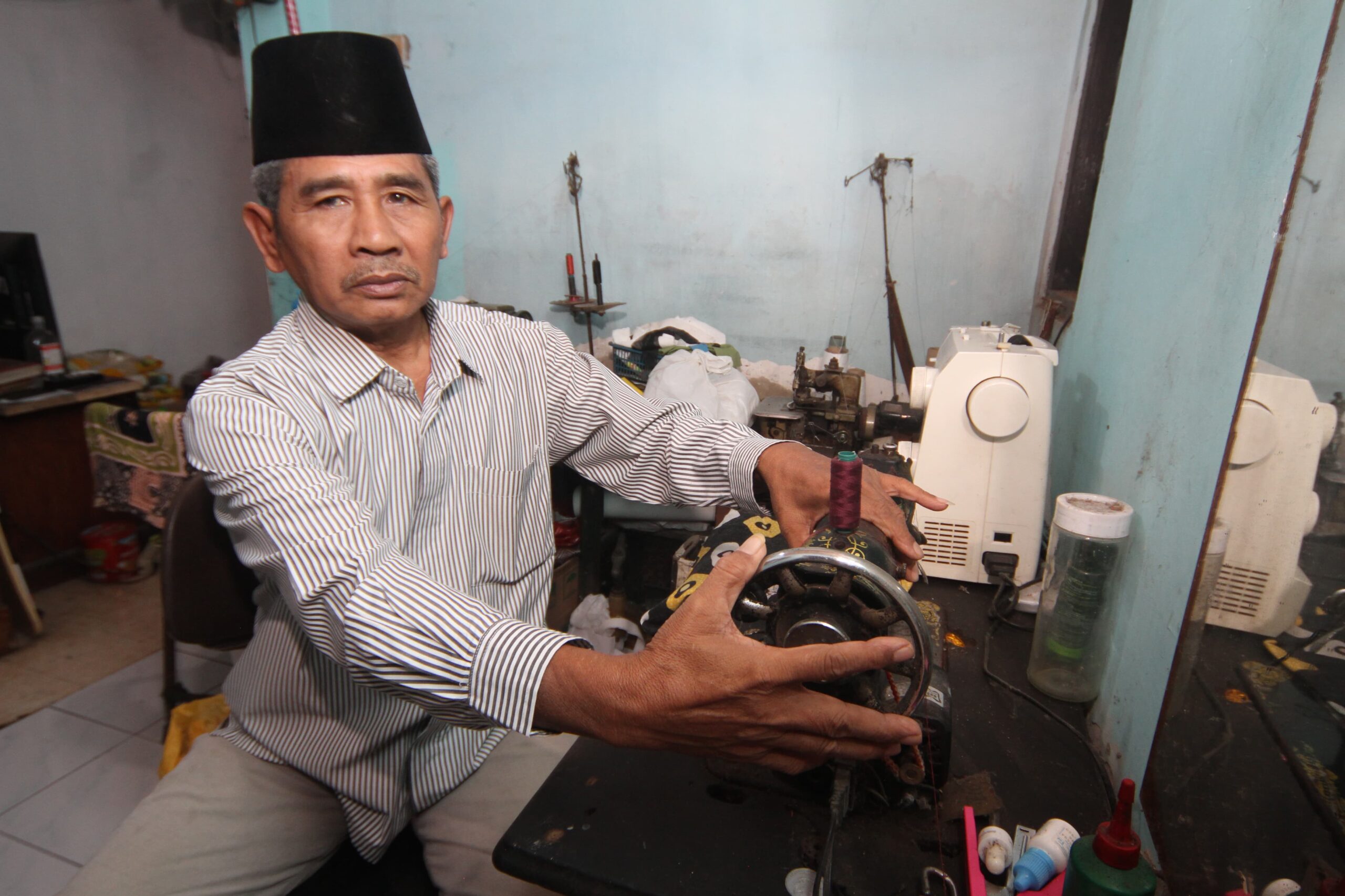 Dari Deru Mesin Jahit ke Kursi Pemimpin: Kisah Nur Chusnan, Penjahit Rumahan yang Terpilih Jadi Kades Lebo Sidoarjo 6 IMG 20260622 WA0055 scaled